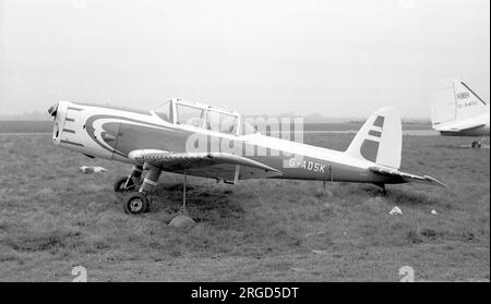 De Havilland DHC-1 Chipmunk 22A G-AOSK (msn C1/0178, ex WB726) Stockfoto