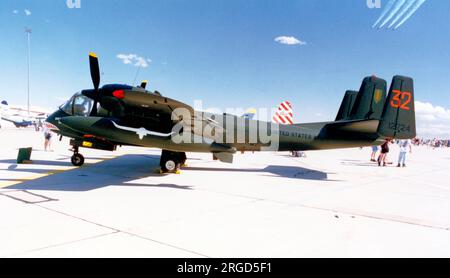 Grumman OV-1C Mohawk 61-2724 (msn 67C), des Luft- und Raumfahrtmuseums Pima, Davis-Monthan AFB (Südseite), Tucson, AZ. Stockfoto