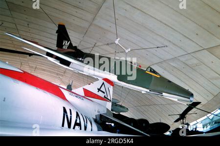 Nordamerikanische F-100D Super Sabre 54-2165 (msn 223-45), im American Air Museum in Duxford. Stockfoto