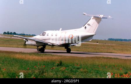 Armée de l'Air - Embraer EMB-121AA Xingu 105 - YU (msn 121-105) of EAT 00,319. (Armee de l'Air - Französische Luftwaffe) Stockfoto