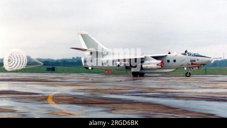 United States Navy - Douglas EA-3B Skywarrior 146454 'Killer Whale' (MSN 12406, Rufzeichen '004'), von VQ-2, auf der Royal International Air Tattoo - RAF Fairford 20. Juli 1991. Stockfoto