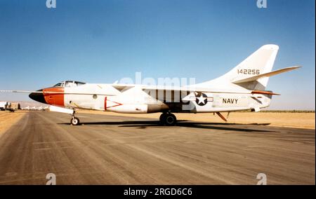 United States Navy - Douglas NRA-3B Skywarrior 142256 (MSN 12071), betrieben von Westinghouse für die Sonobuoieentwicklung. Stockfoto