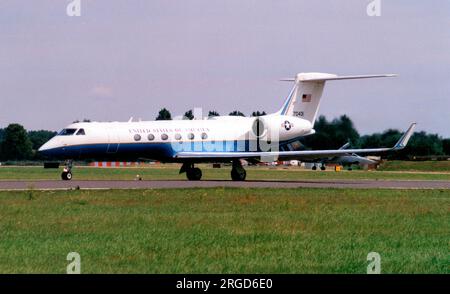 United States Air Force - Gulfstream Aerospace C-37A 97-0401 (MSN 542,G.V, ex N642GA), der 99. AS an Joint Base Andrews. Stockfoto