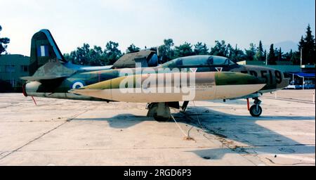 Hellenic Air Force - Lockheed T-33A-5-LO Shooting Star 58519 (msn 580-1568, ex 58-0519 , Buzz Nummer TR-519), im Hellenic AF Museum, Dekelia ab, Athen Stockfoto