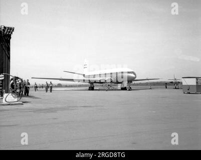 De Havilland DH.106 Comet 1 7610M/G-ALYT (msn 6006). Ex BOAC, auf dem Vorfeld des Flugplatzes RAF Halton, zur Verwendung durch Auszubildende als Lehrflugzeugzelle. Stockfoto