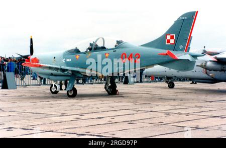 Polnische Luftwaffe – PZL-Okecie PZL-130TC-1 Orlik 042 (msn 04960042) Stockfoto