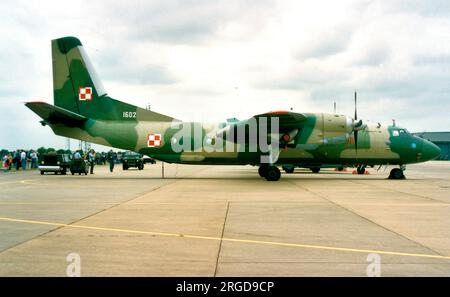 Polnische Luftwaffe - Antonov an-26 1602 (msn 16-02), von 13 plt. Stockfoto