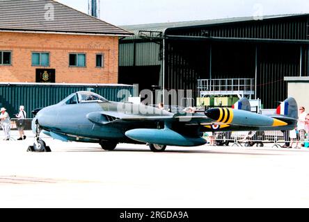 De Havilland DH.112 Venom FB.50 G-VNOM / J-1632 (msn 842), ehemals Swiss Air Force, auf der RNAS Yeovilton im September 2002. Stockfoto