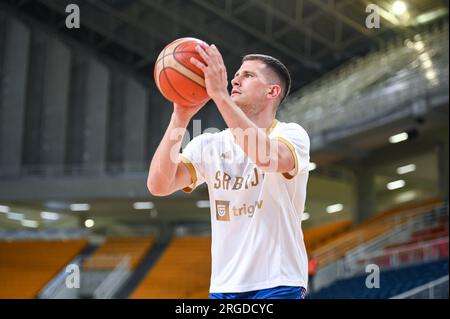 Athen, Lombardei, Griechenland. 8. Aug. 2023. 26 NEMANJA NEDOVIC von Serbien während des Aegean Acropolis Tournament zwischen Griechenland und Serbien am 8. August 2023 im Oaka-Stadion in Athen, Griechenland. (Kreditbild: © Stefanos Kyriazis/ZUMA Press Wire) NUR REDAKTIONELLE VERWENDUNG! Nicht für den kommerziellen GEBRAUCH! Stockfoto