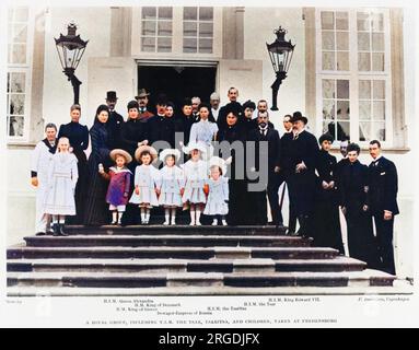 Schloss Fredensborg auf der Insel Seeland in Dänemark - Nicolas II - Zar von Russland stellte die Ehefrauen und die Familie und andere europäische Königsfamilie vor, darunter König Edward VII, König George I von Griechenland und König Friedrich VIII von Dänemark. Stockfoto