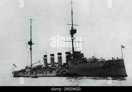 Das führende Schiff der Herzog von Ediburgh-Klasse gepanzerter Kreuzer, gebaut für die Royal Navy Mitte der 1900er Jahre. Nach ihrer Teilnahme an der Schlacht von Jütland im Mai 1916 war sie auch als Konvoi-Eskorte im Atlantischen Ozean tätig. Nach Kriegsende wurde sie 1920 als Schrott verkauft Stockfoto