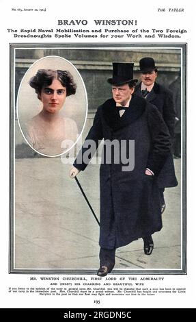 Winston Churchill, erster Lord der Admiralität, fotografierte bei Ausbruch des Ersten Weltkriegs, als er für eine schnelle Marinemobilisierung der Flotte sorgte. Inset ist ein Bild seiner Frau Clementine, die den Tatler "muss eine stolze Frau sein" nennt. Stockfoto