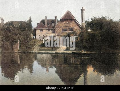 Der Rückzug von Premierminister Herbert Asquith in Sutton Courtney, Berkshire (jetzt in Oxfordshire nach Grenzänderungen 1974). n 1912 der Premierminister H. H. Asquith wählte die Werft (die er 1913 baute) und das angrenzende Walton House als seinen Wohnsitz im Land aus. Asquith und seine große Familie verbrachten Wochenenden am Wharf, wo seine Frau Margot einen Platz über einer Brücke hielt und Tennis spielte. Sie hat die alte Scheune direkt am Fluss umgebaut, die als Unterkunft diente, für den Überlauf ihrer vielen Wochenendpartys. Ein Gemälde der Epoche von Sir John Lavery (jetzt in der Hugh Lane Gallery in Dublin Stockfoto