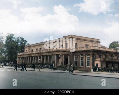 Der Royal Pump Room and Baths, Leamington Spa, Warwickshire, England, wurde von C.S. Smith von Warwick entworfen und gebaut und im Juli 1814 eröffnet. Stockfoto