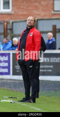 Mourneview Park, Lurgan, County Armagh, Nordirland, Vereinigtes Königreich. 05 Aug 2023. Sports Direct Premiership – Glenavon 0 Glentoran 1, Premiere der Saison. Irischer Football-Manager, Glentoran-Manager Warren Feeney. Stockfoto