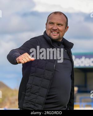 Mourneview Park, Lurgan, County Armagh, Nordirland, Vereinigtes Königreich. 05 Aug 2023. Sports Direct Premiership – Glenavon 0 Glentoran 1, Premiere der Saison. Irischer Football-Manager, Glentoran-Manager Warren Feeney. Stockfoto