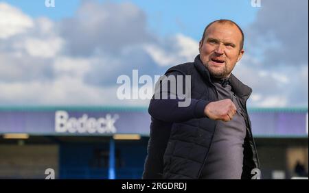 Mourneview Park, Lurgan, County Armagh, Nordirland, Vereinigtes Königreich. 05 Aug 2023. Sports Direct Premiership – Glenavon 0 Glentoran 1, Premiere der Saison. Irischer Football-Manager, Glentoran-Manager Warren Feeney. Stockfoto