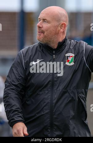 Mourneview Park, Lurgan, County Armagh, Nordirland, Vereinigtes Königreich. 05 Aug 2023. Sports Direct Premiership – Glenavon 0 Glentoran 1, Premiere der Saison. Glentoran-Trainer Tim McCann. Stockfoto