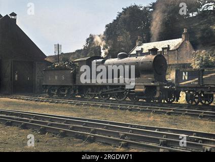 Eine LMS-Dampflok (London, Midland und Schottland) auf einer Eisenbahnstrecke. Stockfoto