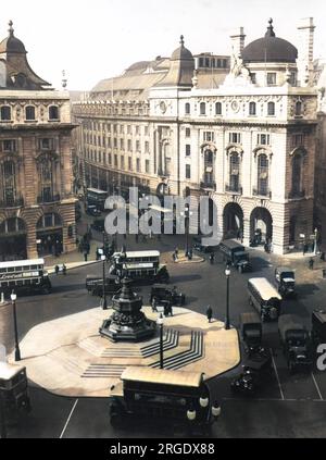 Piccadilly Circus in London, mit Shaftesbury Memorial (Eros Statue) Stockfoto