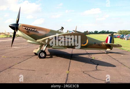 Supermarine Spitfire PR Mk.XI G-PRXI / PL983 (msn 6S/585723) Stockfoto