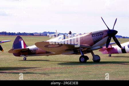 Supermarine Spitfire PR Mk.XI G-PRXI / PL983 (msn 6S/585723) Stockfoto