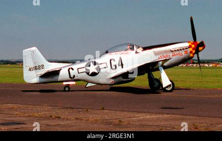 Nordamerikanische P-51D Mustang F-AZSB „Nooky Booky IV“ (msn 122-49067) in Duxford. Stockfoto