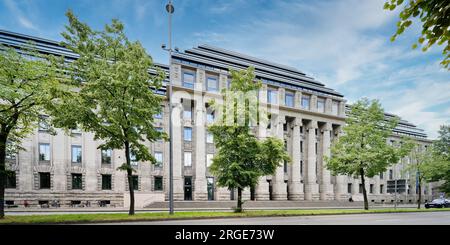 EASA-Hauptquartier in der ehemaligen Reichsbahndirektion am rheinufer in köln Stockfoto