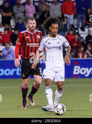 Seaview Stadium, Belfast, Nordirland, Vereinigtes Königreich. 27. Juli 2023. Qualifikationsrunde 2 der UEFA Europa Conference League (erste Etappe) – Kreuzritter/Rosenborg. Fußballer in Action Rosenborg Fußballspieler Jayden Nelson (11). Stockfoto