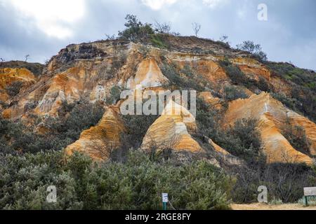 Die Pinnacles Sanddünen Fraser Island, K'gari, mehrfarbige Sanddünen und beliebte Touristenattraktion, Queensland, Australien Stockfoto