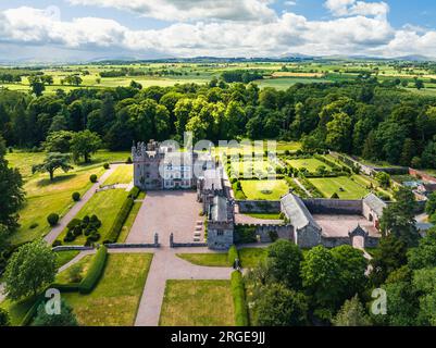 Hutton im Wald von einer Drohne, Skelton, Cumberland, Lake District, Cumbria, England Stockfoto