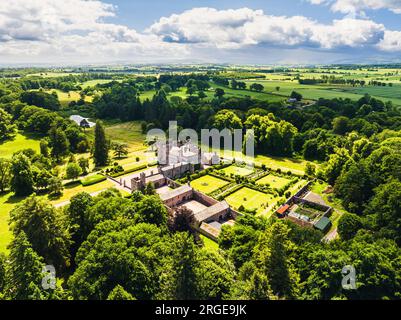 Hutton im Wald von einer Drohne, Skelton, Cumberland, Lake District, Cumbria, England Stockfoto