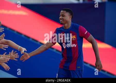 Barcelona, Spanien. 8. Aug. 2023. BARCELONA, SPANIEN - 8. AUGUST: .Spieler in Aktion während des Joan Gamper Trophäenspiels zwischen FC Barcelona und Tottenham Hotspurs bei der Estadi Olimpic Lluis Companys am 8. August 2023 in Barcelona, Spanien (Kreditbild: © Gerard Franco/DAX via ZUMA Press Wire) NUR REDAKTIONELLE VERWENDUNG! Nicht für den kommerziellen GEBRAUCH! Stockfoto