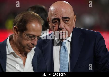 Monza, Italie. 08. Aug. 2023. Adriano Galliani und Paolo Berlusconi während der Trofeo Silvio Berlusconi, Silvio Berlusconi Trophy, Fußballspiel zwischen AC Monza und AC Mailand am 8. August 2023 im U-Power Stadium in Monza, Italien - Photo Morgese-Rossini/DPPI Credit: DPPI Media/Alamy Live News Stockfoto