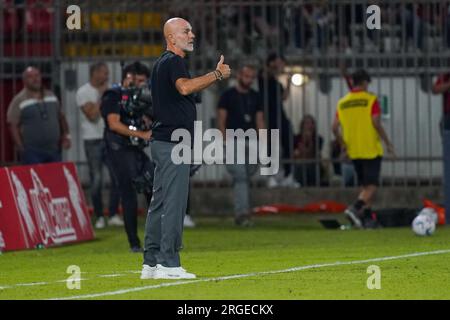 Monza, Italie. 08. Aug. 2023. Stefano Pioli, Cheftrainer des AC Mailand während des Trofeo Silvio Berlusconi, Silvio Berlusconi Trophy, Fußballspiel zwischen AC Monza und AC Mailand am 8. August 2023 im U-Power Stadium in Monza, Italien - Photo Morgese-Rossini/DPPI Credit: DPPI Media/Alamy Live News Stockfoto