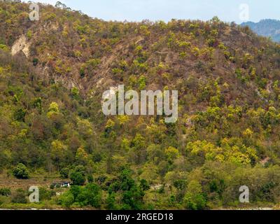 Sem Dorf in der Ferne, Ort, berühmt durch Jim Corbett in seinem Buch Menschenfresser von Kumaon, Uttarakhand, Indien Stockfoto