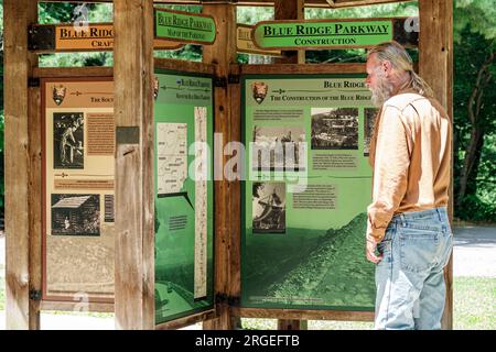 Asheville North Carolina, Appalachian Mountains, Blue Ridge Parkway, Folk Art Center Center, Kiosk-Schild-Informationen Stockfoto