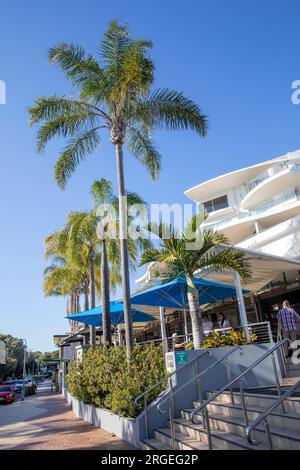 Hervey Bay Seafront, Stadt im Süden von Queensland, Australien, lokale Geschäfte und Café-Restaurant an der Küste, Australien Stockfoto