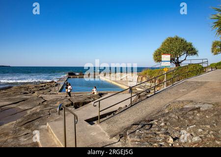 Yamba Küstenstadt und Strand Felsenpool, an der Mündung des Clarence River an der Nordküste von New South Wales, Australien, Winter 2023 Stockfoto