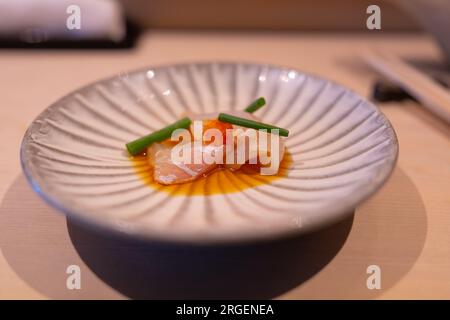 Omakase Sushi. Japanische Küche. Traditionelles japanisches und luxuriöses Essen. Stockfoto
