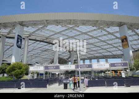 Inglewood, Kalifornien, USA 8. August 2023 Ein allgemeiner Blick auf die Atmosphäre bei Singer/Songwriter Taylor Swift Eras Tour Sofi Stadium Konzerte, Nacht 5 von 6 ausverkaufte Shows von 70.000 jeden Abend im Sofi Stadium am 8. August 2023 in Inglewood, Kalifornien, USA. Foto: Barry King/Alamy Live News Stockfoto