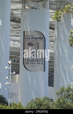 Inglewood, Kalifornien, USA 8. August 2023 Ein allgemeiner Blick auf die Atmosphäre bei Singer/Songwriter Taylor Swift Eras Tour Sofi Stadium Konzerte, Nacht 5 von 6 ausverkaufte Shows von 70.000 jeden Abend im Sofi Stadium am 8. August 2023 in Inglewood, Kalifornien, USA. Foto: Barry King/Alamy Live News Stockfoto