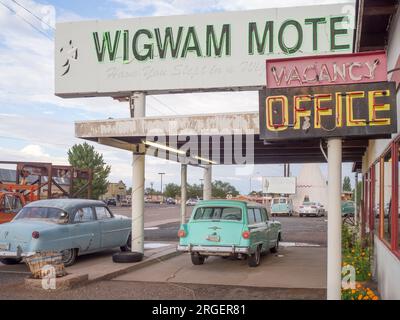 Das berühmte Wigwam Motel ist ein altes Motel aus den 1960er Jahren in Holbrook, Arizona, an der klassischen Route 66 vor der Interstate. Foto: Liz Roll Stockfoto