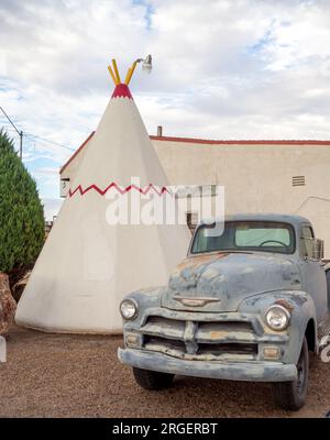 Das berühmte Wigwam Motel ist ein altes Motel aus den 1960er Jahren in Holbrook, Arizona, an der klassischen Route 66 vor der Interstate. Foto: Liz Roll Stockfoto