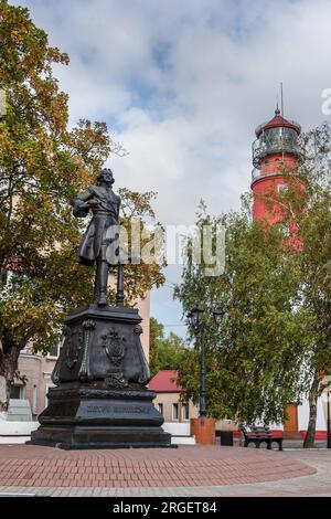 Baltiysk, Region Kaliningrad, Russland - 02. Oktober 2021: Denkmal für Peter den Großen in der Stadt Baltiysk. Stockfoto