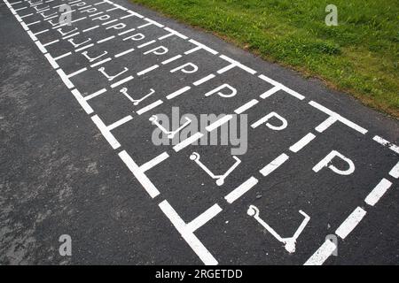 Parkplatzschild für Roller Stockfoto