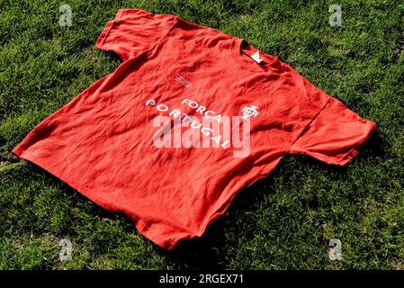 Abschluss mit Portugal Football oder Fußball-T-Shirt-Sportarten in der Gemeinde Alcanena, Portugal. Städtisches Stadion Joaquim Maria Baptista – 29. km Stockfoto