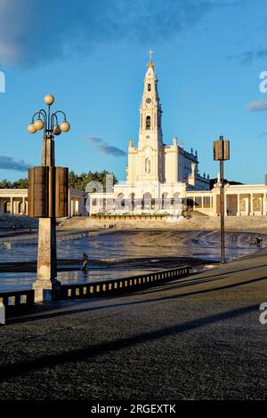 Heiligtum von Fatima - Heiligtum unserer Lieben Frau des Rosenkranzes von Fatima, ist ein Marienschrein, der unserer Lieben Lieben Frau von Fatima gewidmet ist. Er befindet sich in Fatima, Portugal Stockfoto