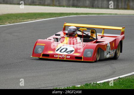 Scarperia, Mugello, 5. märz 2008: Unbekanntes Fahren des Ferrari 312 pb Jahr 1971 während der Übung auf dem Mugello Circuit. Italien Stockfoto