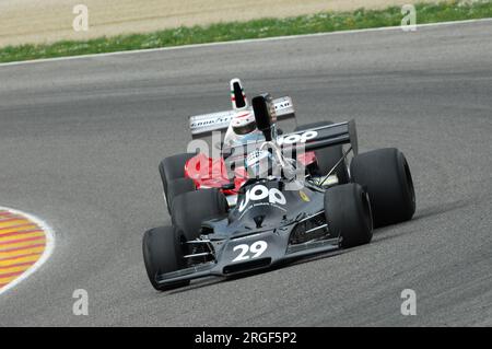 Mugello Circuit, 1. April 2007: Unbekannter Lauf auf dem Classic F1 Car 1974 Shadow DN3 Ex Tom Pryce auf dem Mugello Circuit in Italien während des Mugello Historic Festival. Stockfoto